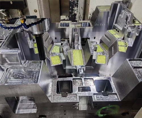 車燈模架深腔加工